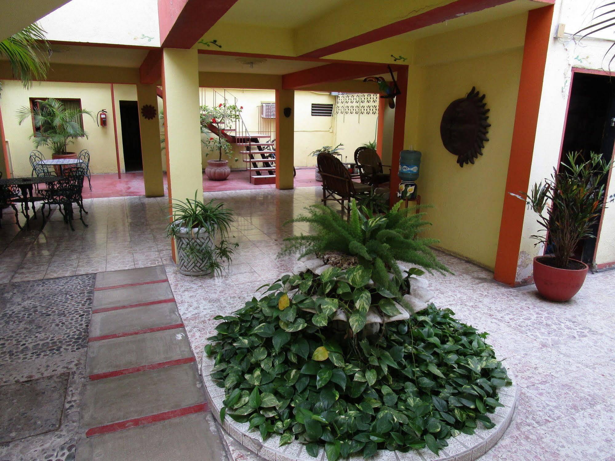 לה פז Hotel Lorimar מראה חיצוני תמונה